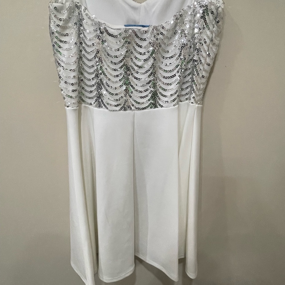 Elegant Strapless White Dress with Silver Accents